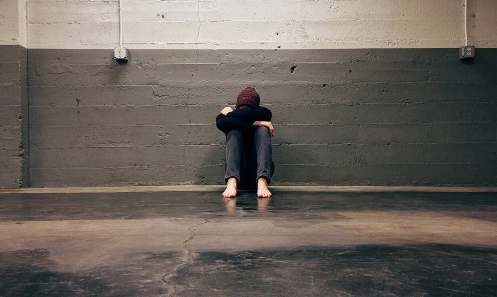 Photo by Pixabay from Pexels: https://www.pexels.com/photo/person-leaning-on-wall-236151/